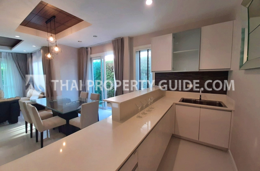 House with Shared Pool in Sukhumvit 